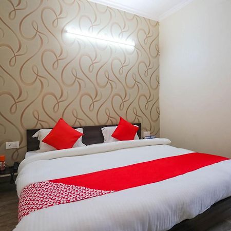 Hotel O Dream Town New Delhi Extérieur photo